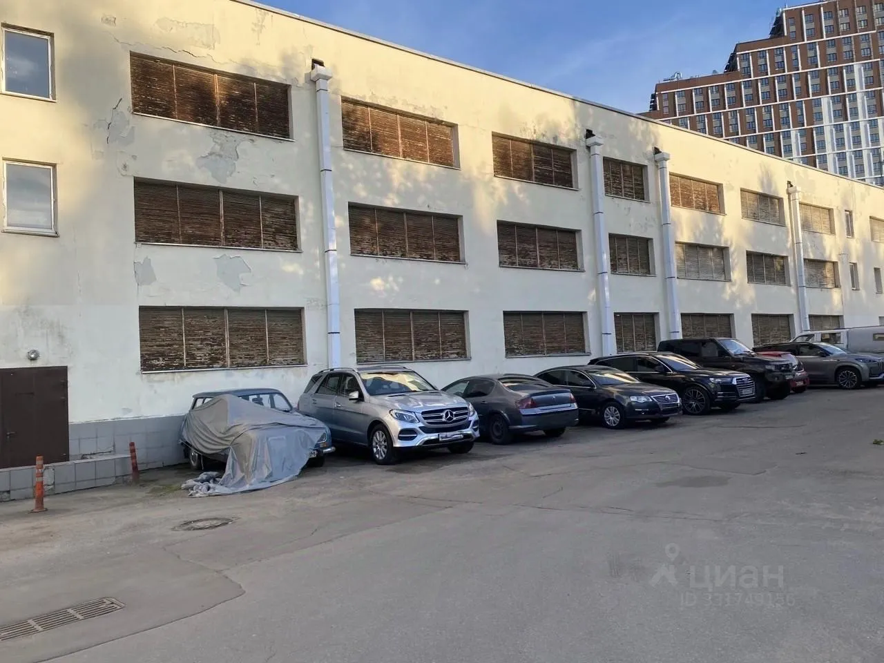 Въезд в паркинг на Куркинском шоссе, 30